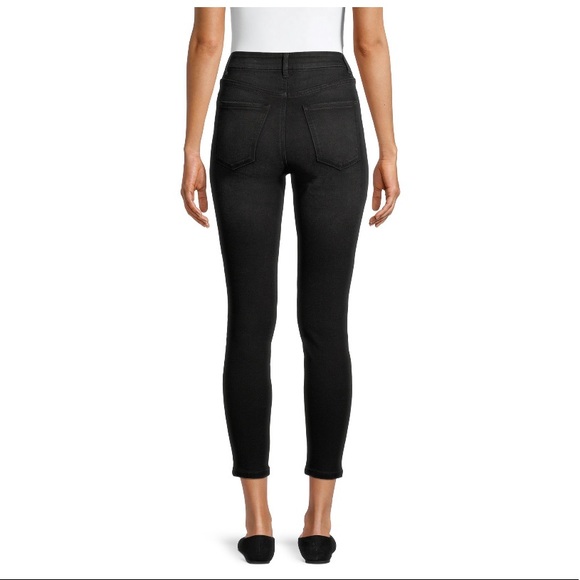 NWT No Boundaries Juniors Curvy Crop skinny Jeans - Picture 2 of 3